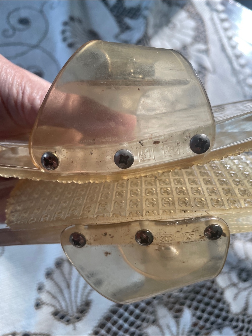 CHANEL Translucent Tan and Clear Interlocking CC Jelly Slide Sandals - Picture 8 of 9